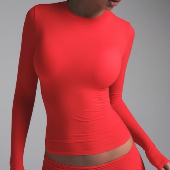 SKIMS Tops - SKIMS Fits Everybody Long-sleeve Cherry